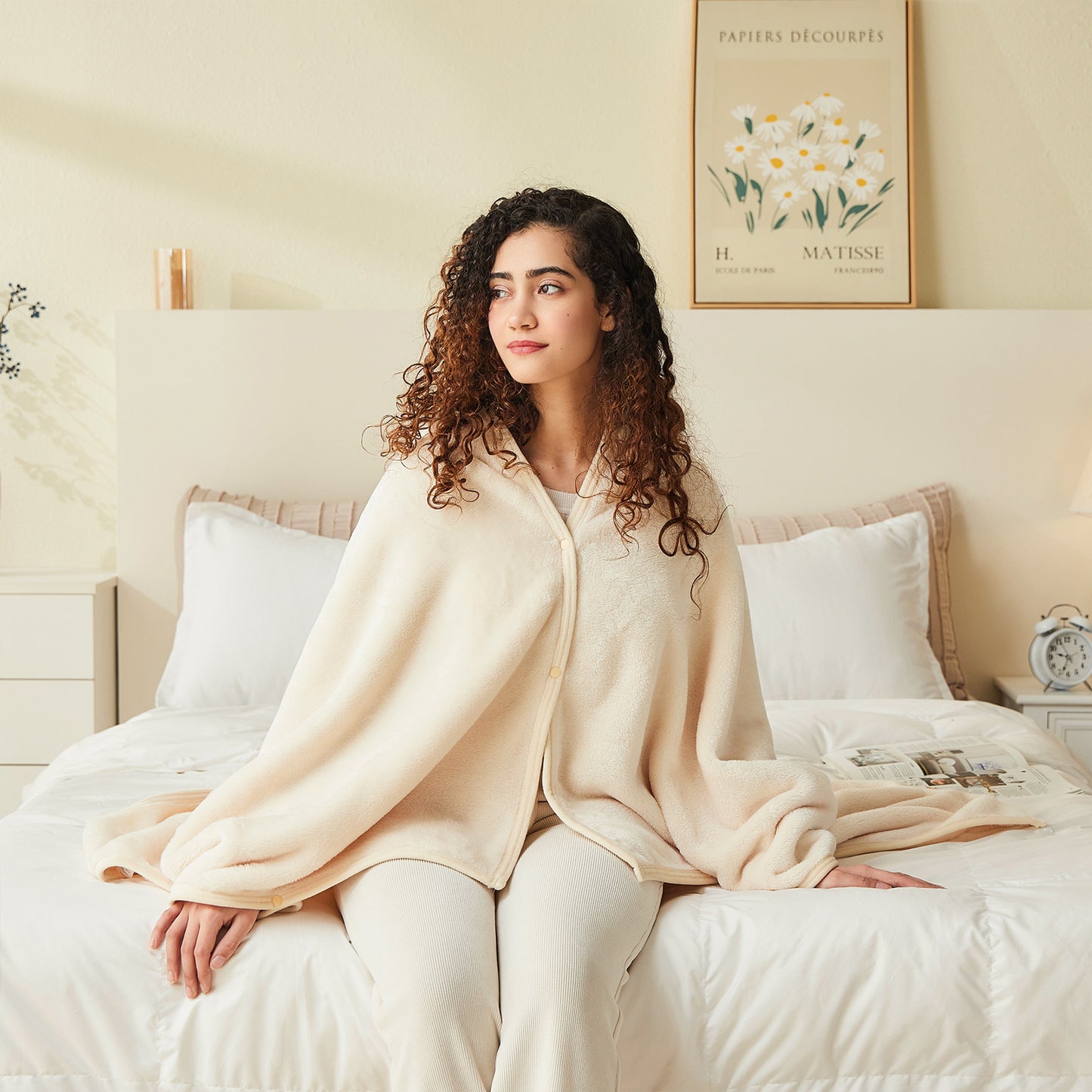 Shawl Blanket Pillow 3-in-1: Wearable Multipurpose Blanket