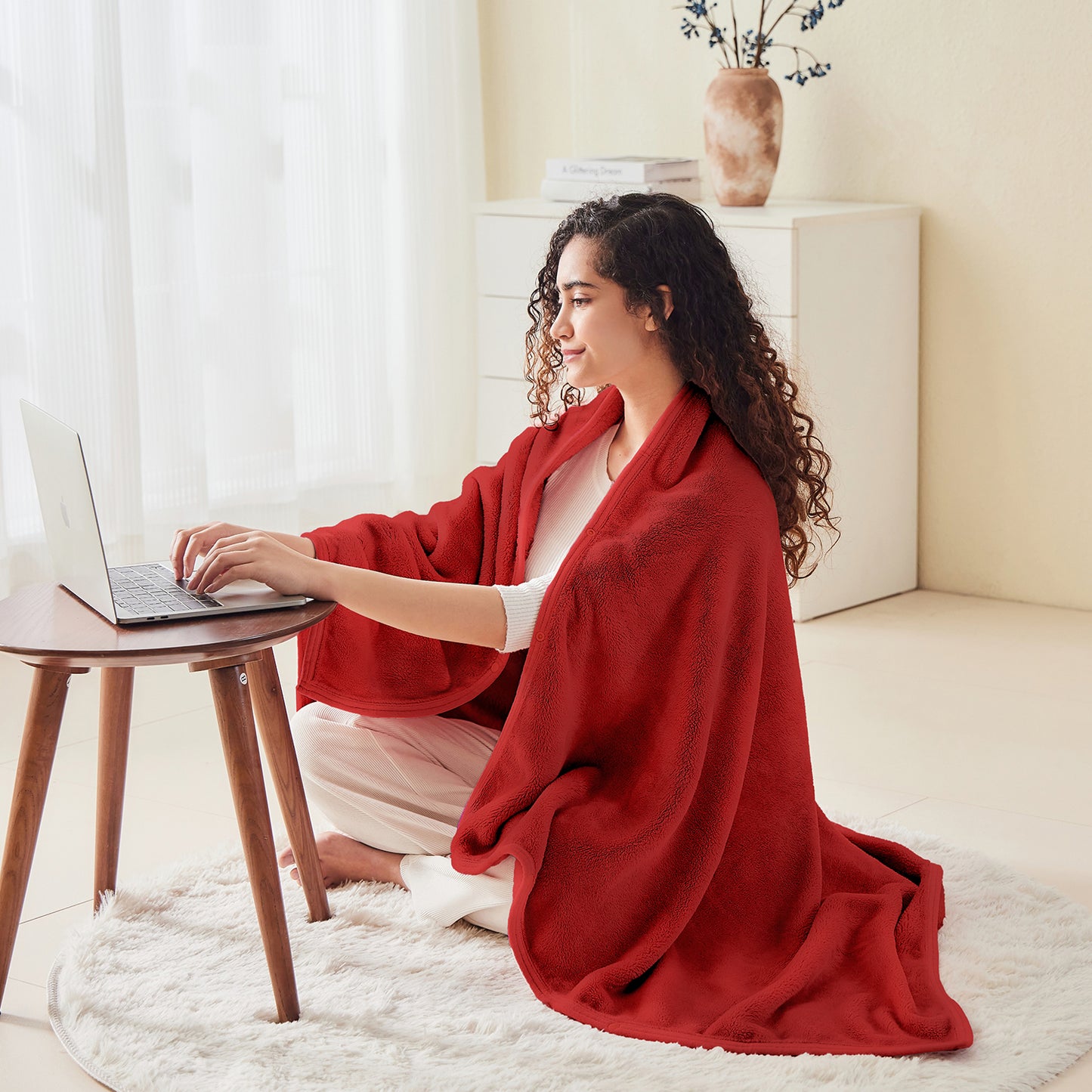 Shawl Blanket Pillow 3-in-1: Wearable Multipurpose Blanket