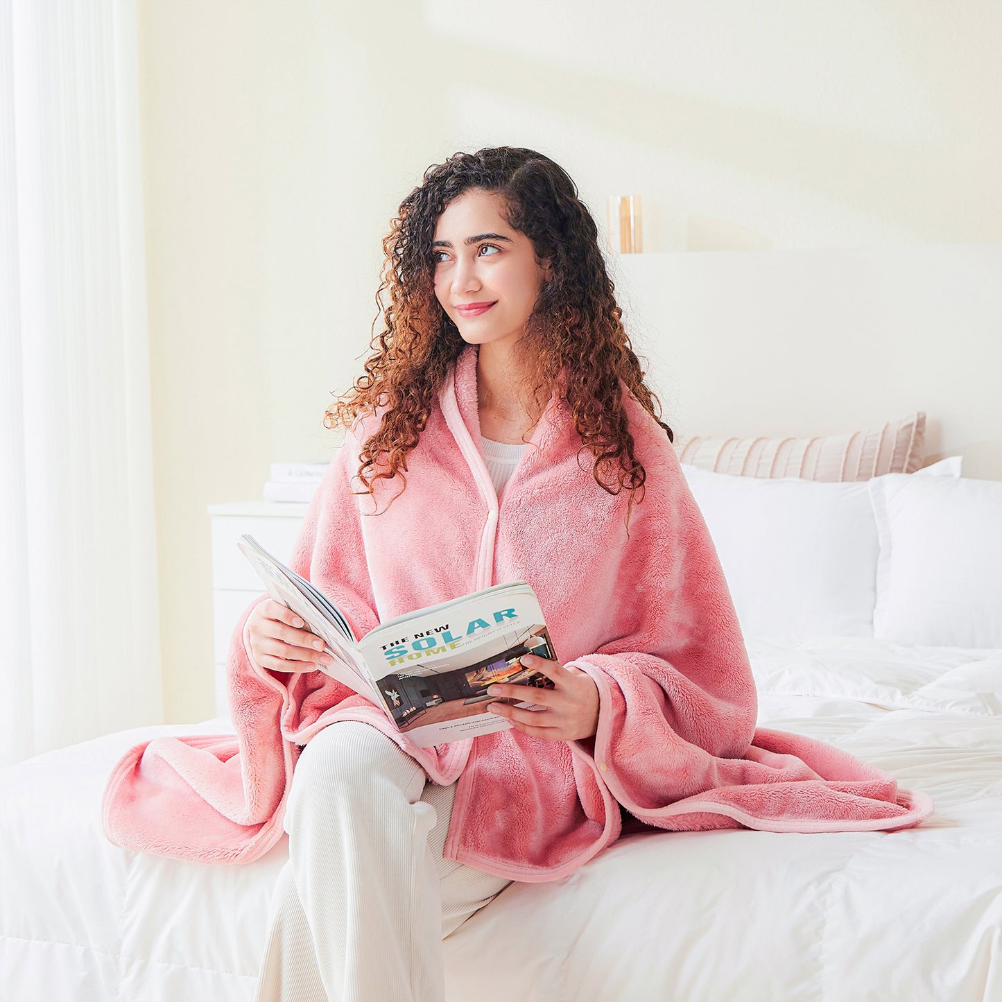 Shawl Blanket Pillow 3-in-1: Wearable Multipurpose Blanket
