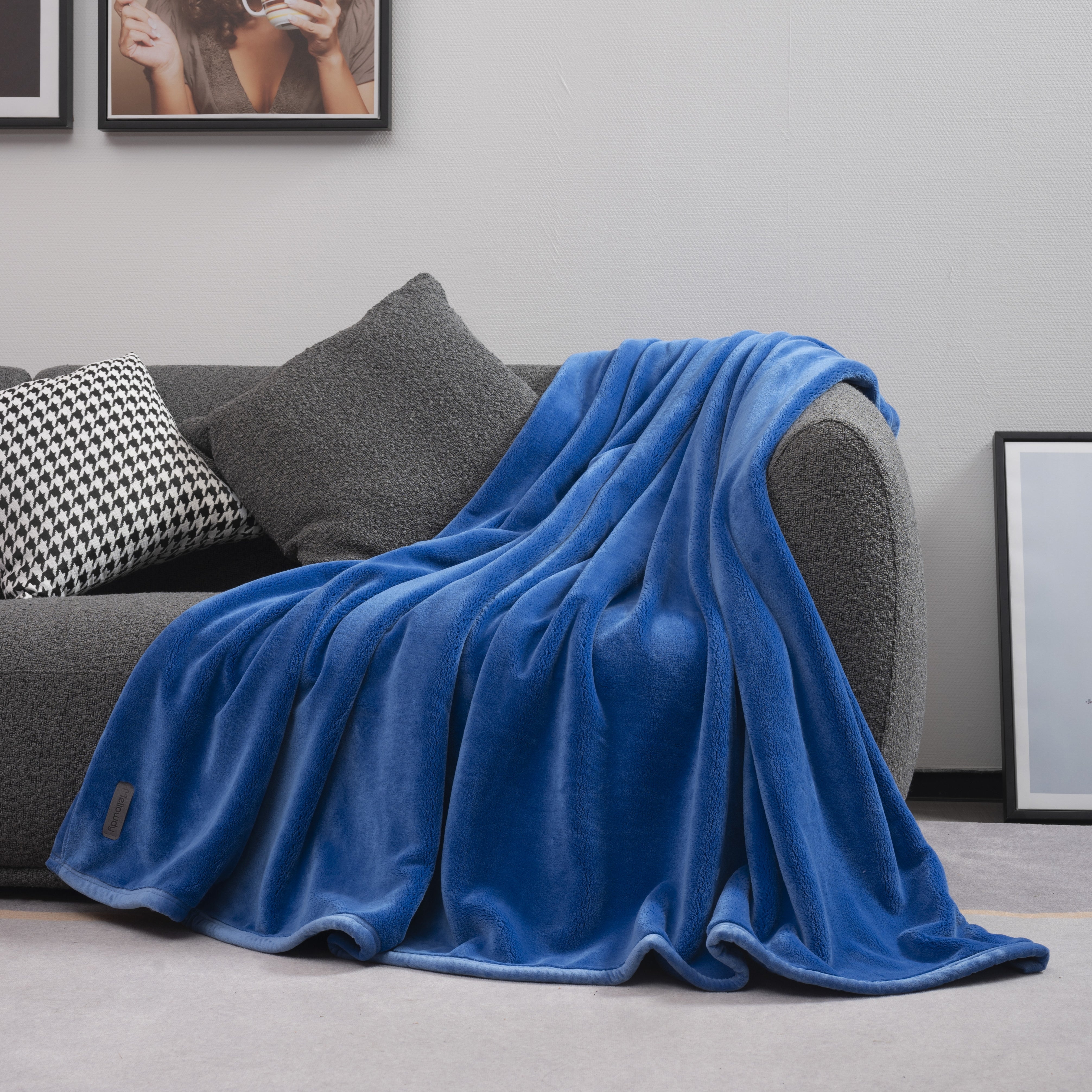 Blue best sale velvet throw