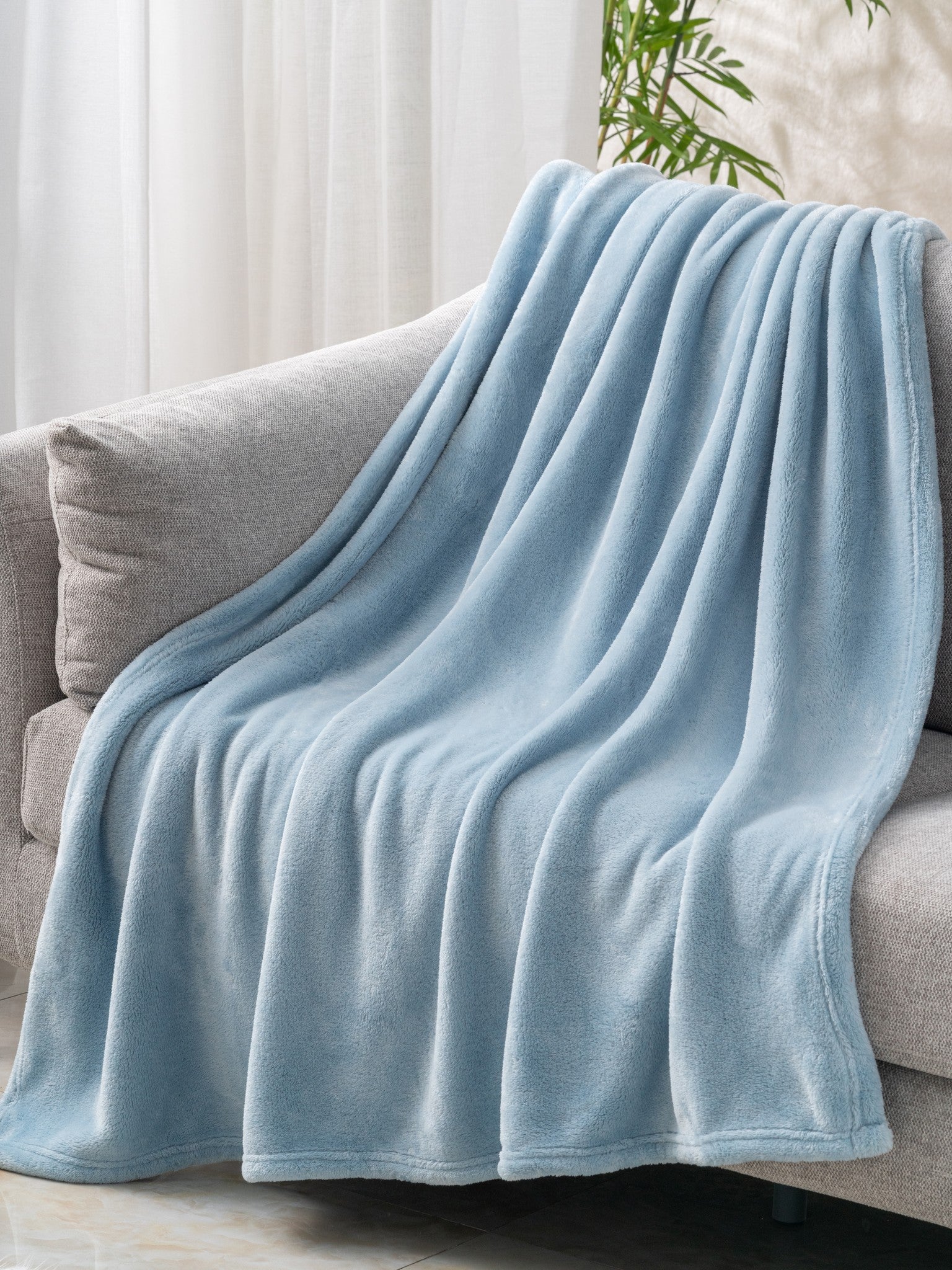 EHOMERY Flannel By The Yard Clearance Warm Fuzzy Blanket Flannel Fabric By  The Yard Clearance Throw Blanket Soft Sea Beach Landscape Spring Blanket  Blue 200x150cm : : Home & Kitchen